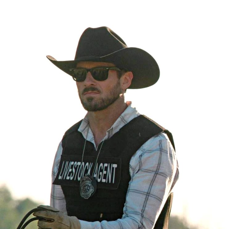 WolfFeller's tweet photo. Day 440 of posting the first Ian Bohen photo that Pinterest recommends.
#IanBohen #day440 #trend #ryan #YellowstoneTV https://t.co/lZKUHuIIYU