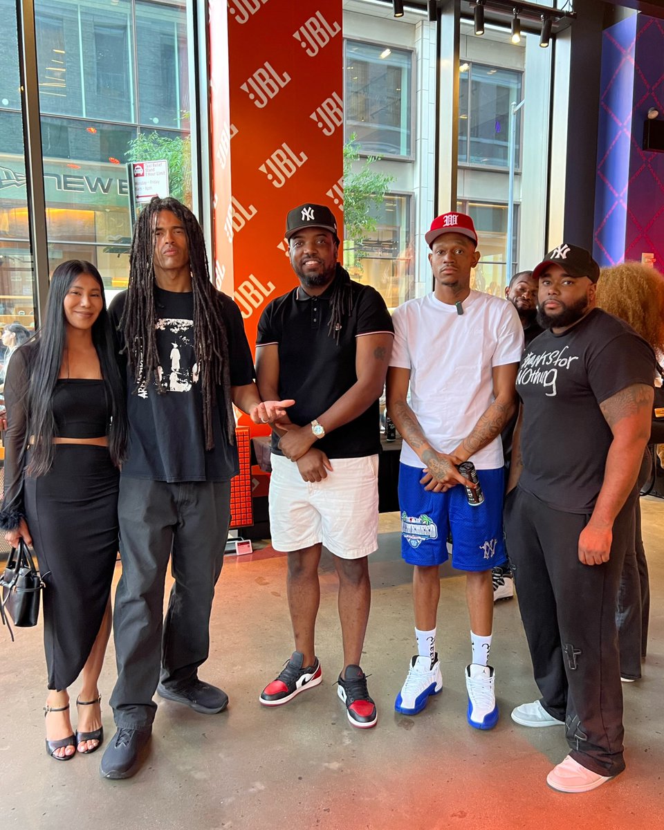 BlackLiq's tweet photo. Virginia. It’s funny how somehow no matter where we go, paths from VA always cross. When @kasimpeterson hit me to come check RVA’s own @Luhkiddo__ out at @JBLaudio Soho as he prepares to rollout new music and reintroduce himself to the world, I knew it was gonna special. 

Not only did I end up running into @Ghosttheexec who I haven’t seen since the era of my own event series Face Melt Friday, but I ended up talking to the one and only @OctavionX on the phone. Then after the event while attempting to take a few photos of my stunning wife @elizabethafields I randomly ran into @nikerich78 right down the block!

This day was full of so much history and connection, all in the name of making new connections to build and create an even brighter future.

No waiting. Right now, here in the present. 

Shouts to @GregBanksMusic & Chanese for the outstanding performances we just happened to catch, and much respect to @LindoApproved & @jdtheplug_22 for the conversation and exchange of perspectives and ideas. 

When I asked what this event was about, the word used was “Impact.” 

I couldn’t agree more. 

#virginia #rva #nyc #networking #jbl