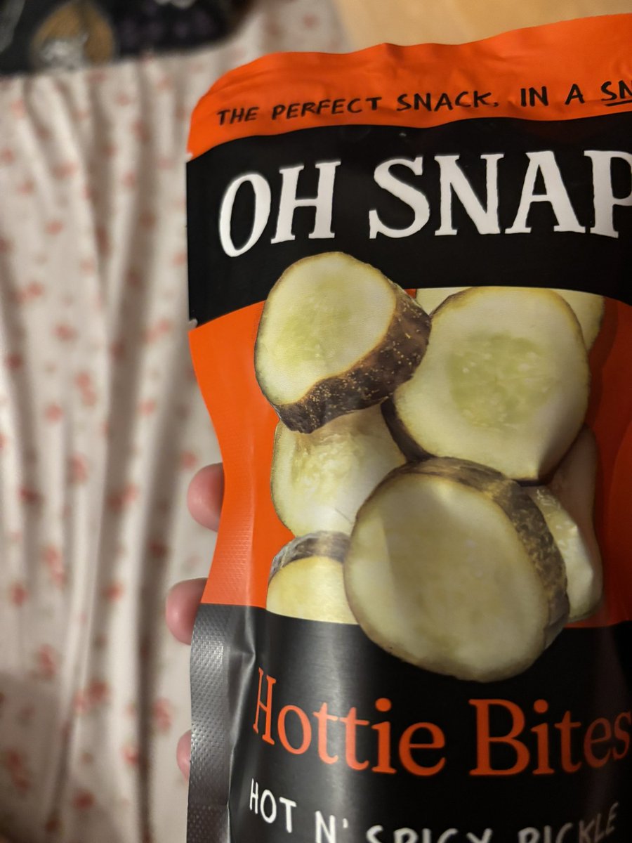 hehetgi's tweet photo. gonna do some inappropriate things to these pickles rn https://t.co/ZLdpcTPRuQ