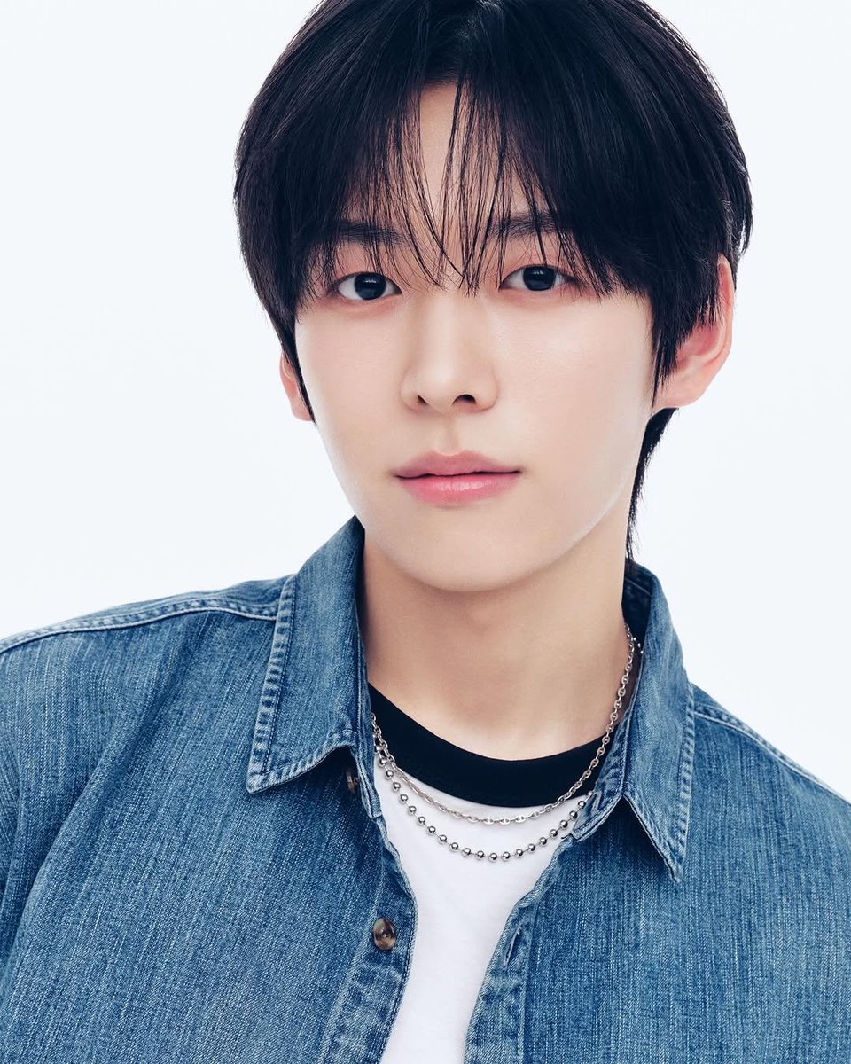 KO1KEYZGLOBAL's tweet photo. [📸] 

𝗞𝗢𝟭𝗞𝗘𝗬𝗭 
𝗣𝗥𝗢𝗙𝗜𝗟𝗘 𝗣𝗛𝗢𝗧𝗢 
￣￣￣￣￣￣￣ 

#SHINHAENG 

#KO1KEYZ #シンヘン #コイキーズ #코이키즈 https://t.co/TljSEatOxD