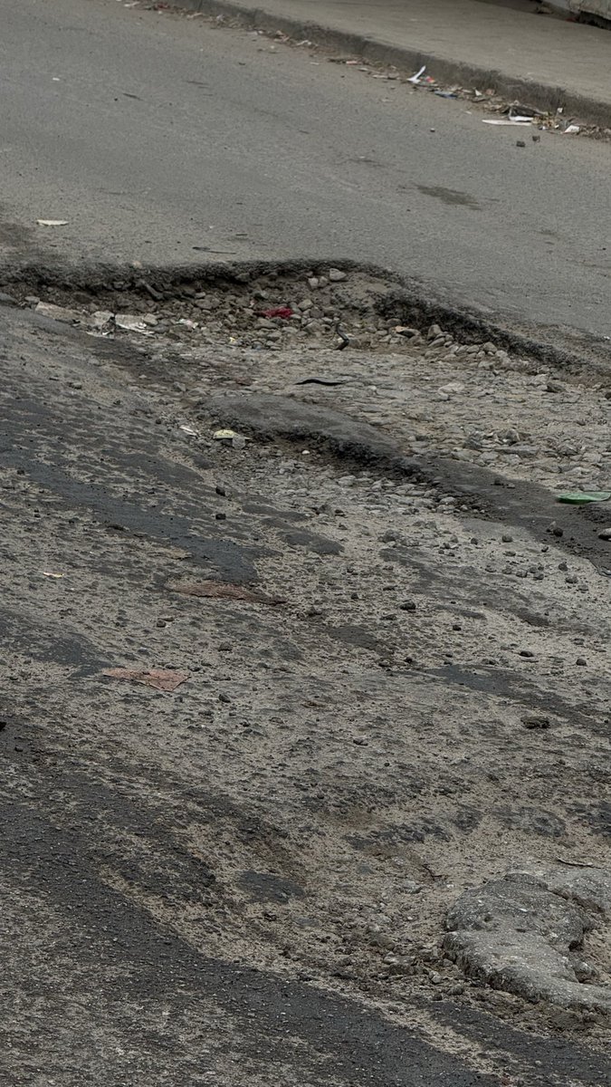 casuneel's tweet photo. Respected BBMP, tired of raising complaints and talking over phones to patch these patholes! Serious back injuries, vehicle breakdowns, traffic jams due to slowing down vehicles in this busy Nallurhalli Vydehi school Road. kindly act and resolve this ASAP. #BBMP https://t.co/6IfeAGncqs