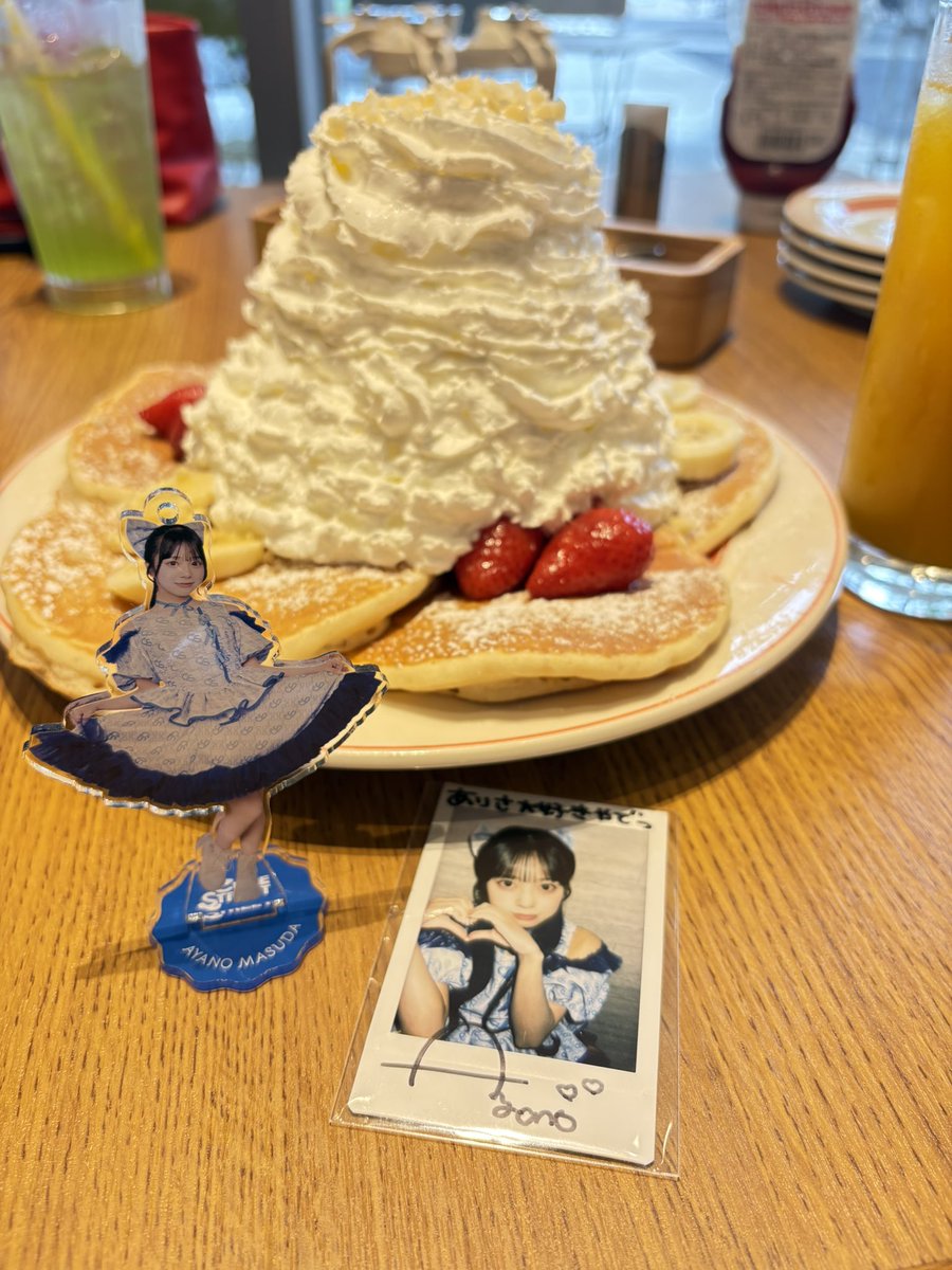 a_ayan0_s2's tweet photo. パンケーキ食べに行ってきたー！！🥹
美味しかったけど一人で食べれる量じゃなかった！笑笑 https://t.co/vYfuv0obBz
