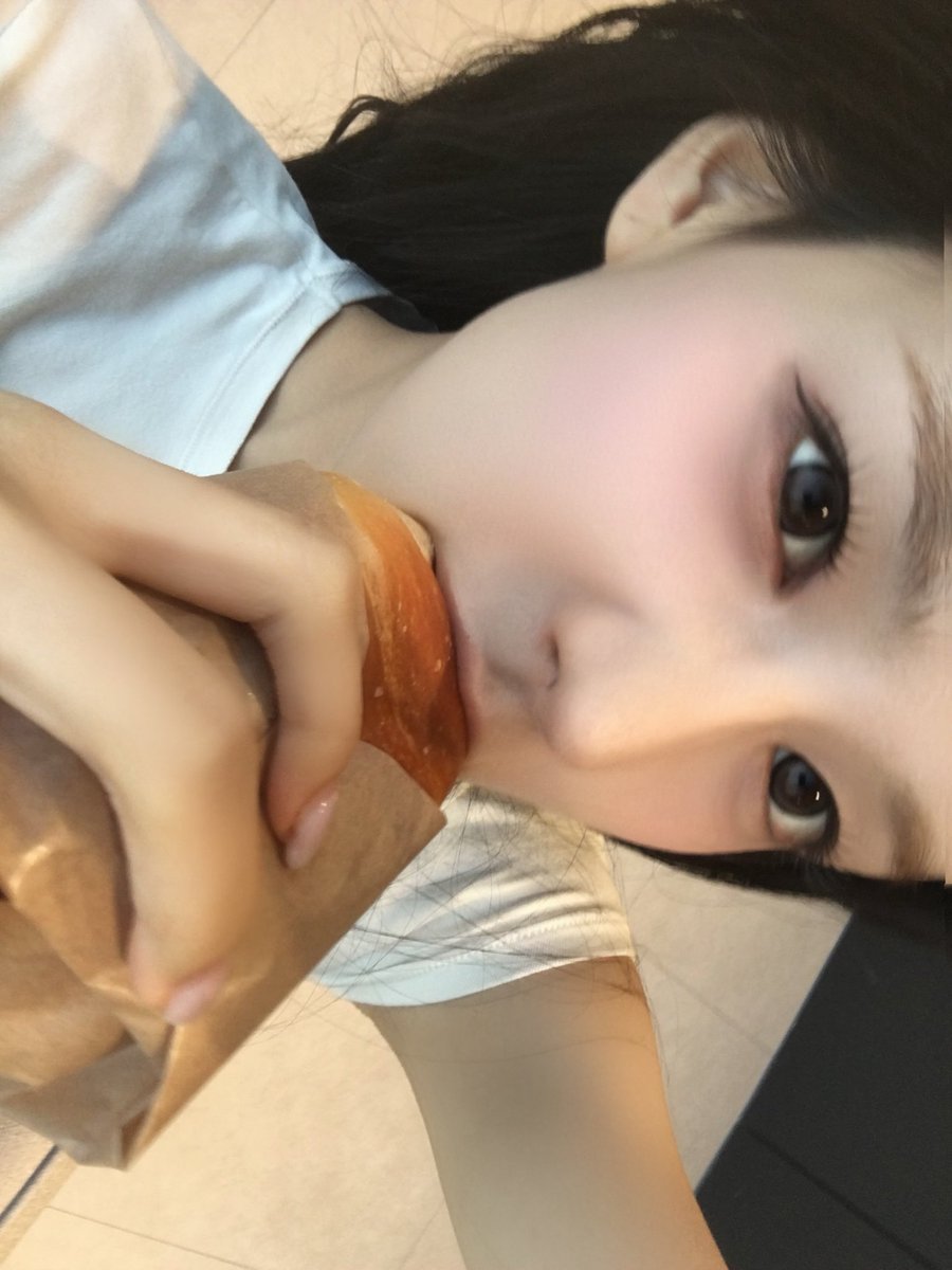 rsrpics's tweet photo. 💌 plus chat update 

#유사랑 #RYUSARANG https://t.co/1soZAUaBFw