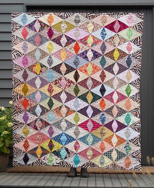 womensart1's tweet photo. Quilt by Jen Kingwell, techer  quilt designer and author #WomensArt https://t.co/Xy6pujR7C9