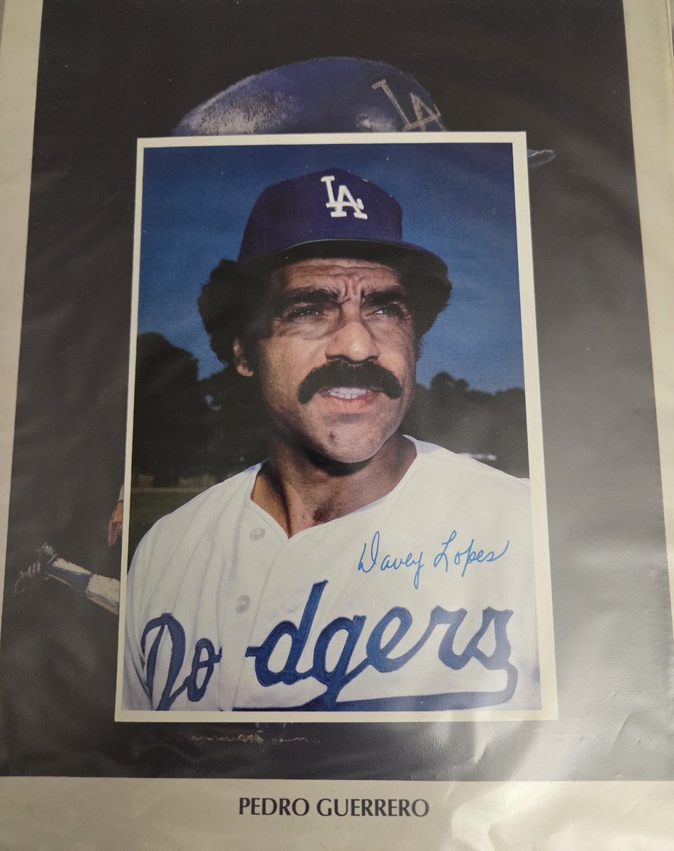 _AlleyAwesome's tweet photo. @sam_bishop57 @eshecker I need to get frames for mine... dont mind the sleeves in a binder.
But Betts sure looks good in black frame #neverendingprojects https://t.co/ot6msdo8TL