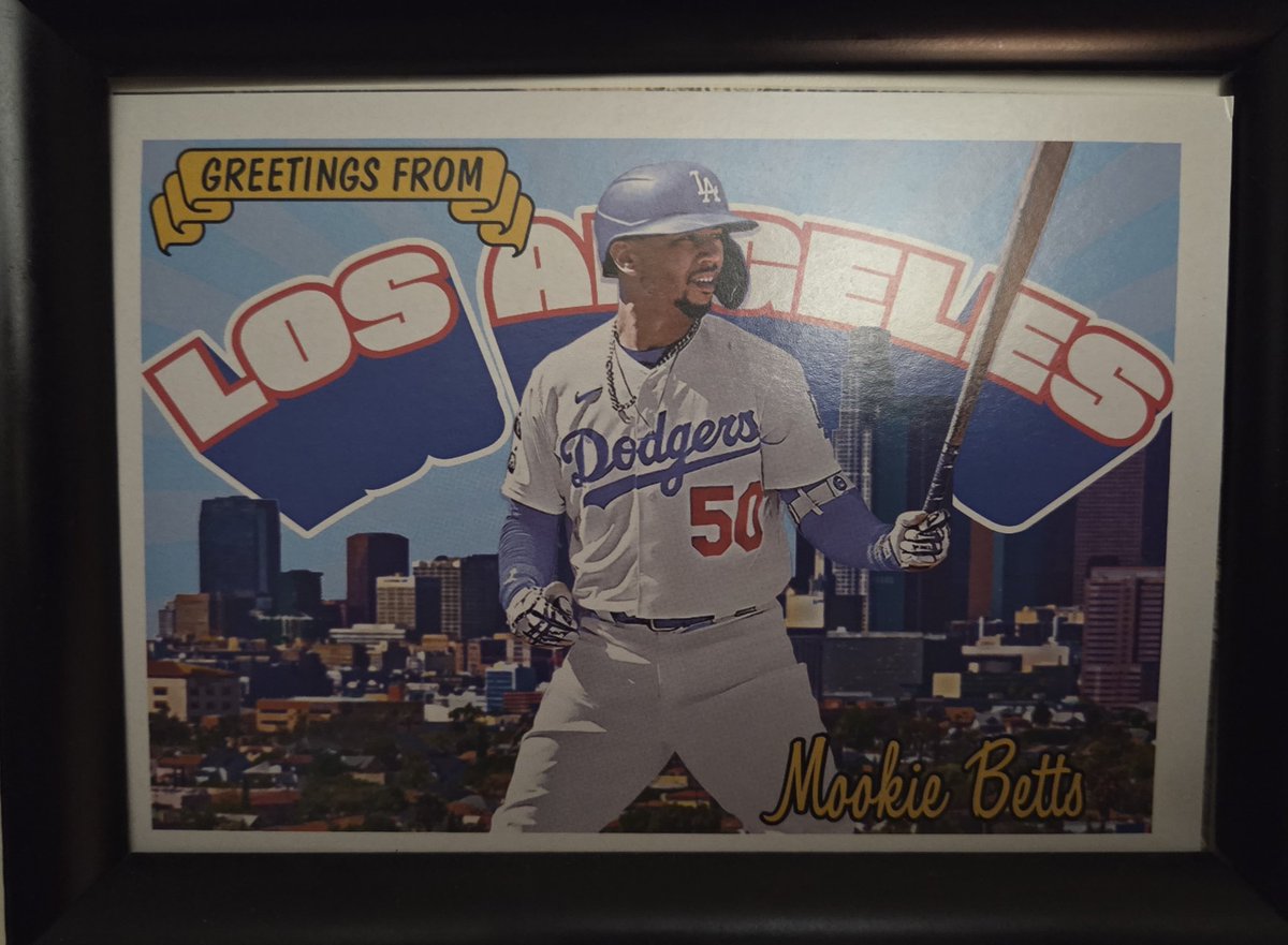 _AlleyAwesome's tweet photo. @sam_bishop57 @eshecker I need to get frames for mine... dont mind the sleeves in a binder.
But Betts sure looks good in black frame #neverendingprojects https://t.co/ot6msdo8TL