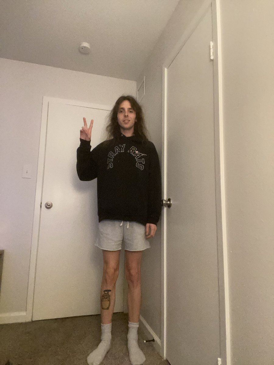 imarriedzelda's tweet photo. 6’2 🙂‍↕️ https://t.co/HmGMXBLxea