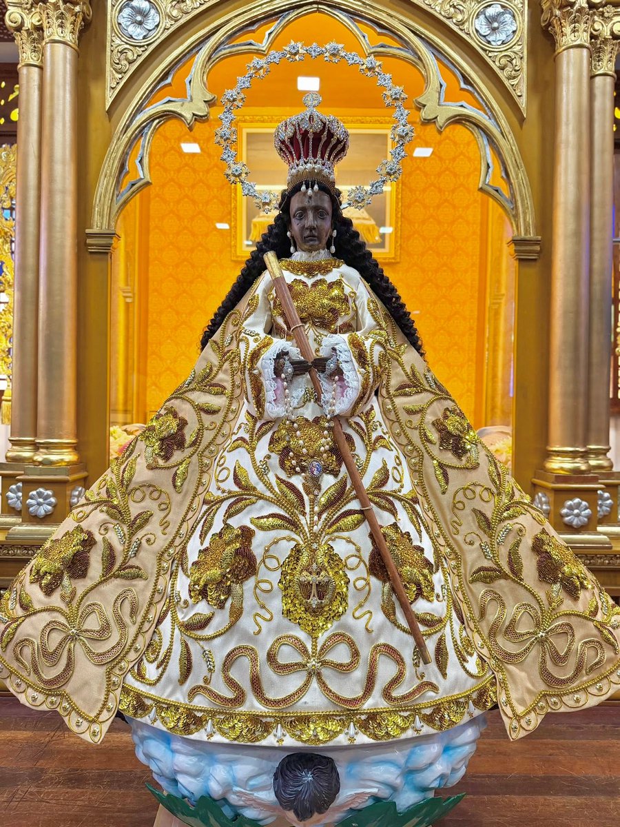 ABSCBNNews's tweet photo. Ipanalangin mo po kami, Mahal na Birhen 🙏

Ipinagdiriwang ang ika-400 taon ng pagdating ng imahen ng Mapaghimalang Birhen ng Antipolo, ang Our Lady of Peace and Good Voyage ngayong Huwebes, June 18, 2026.

(Courtesy: Fr. Manjo Padilla) https://t.co/xsJrBQclqm