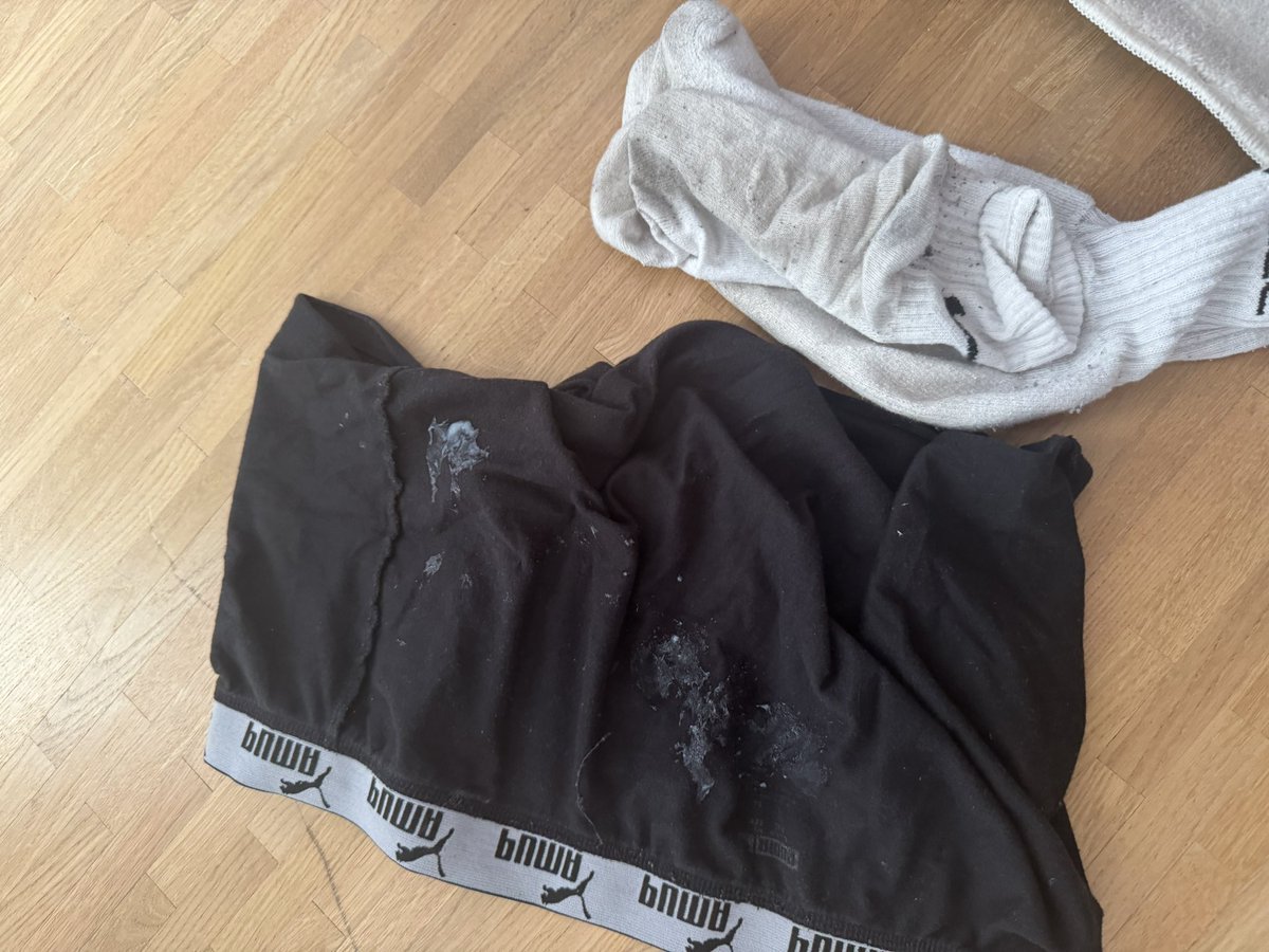 HavaHasanova's tweet photo. Wer braucht getragene Unterwäsche mit Sperma und Schweiß ? DM https://t.co/rcYqh2E0pM