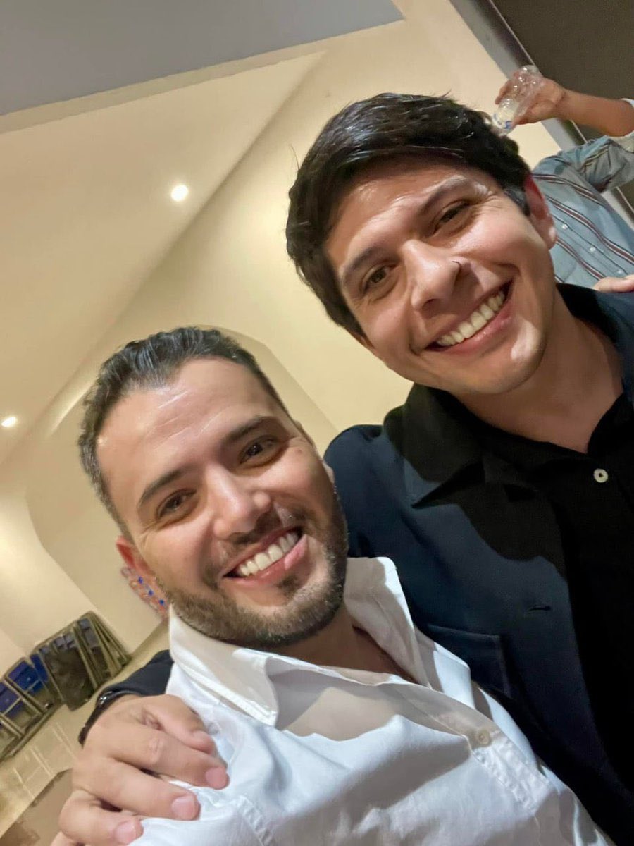 CAEL2611's tweet photo. @ea_puerto No solo los exgobernantes.
Los legisladores también deben rendir cuentas, por eso te exijo que rindas cuentas a los ciudadanos de tus nexos con el C.O., por la amistad que tanto presumías con Diego Rivera. https://t.co/GXGJDYqlUJ