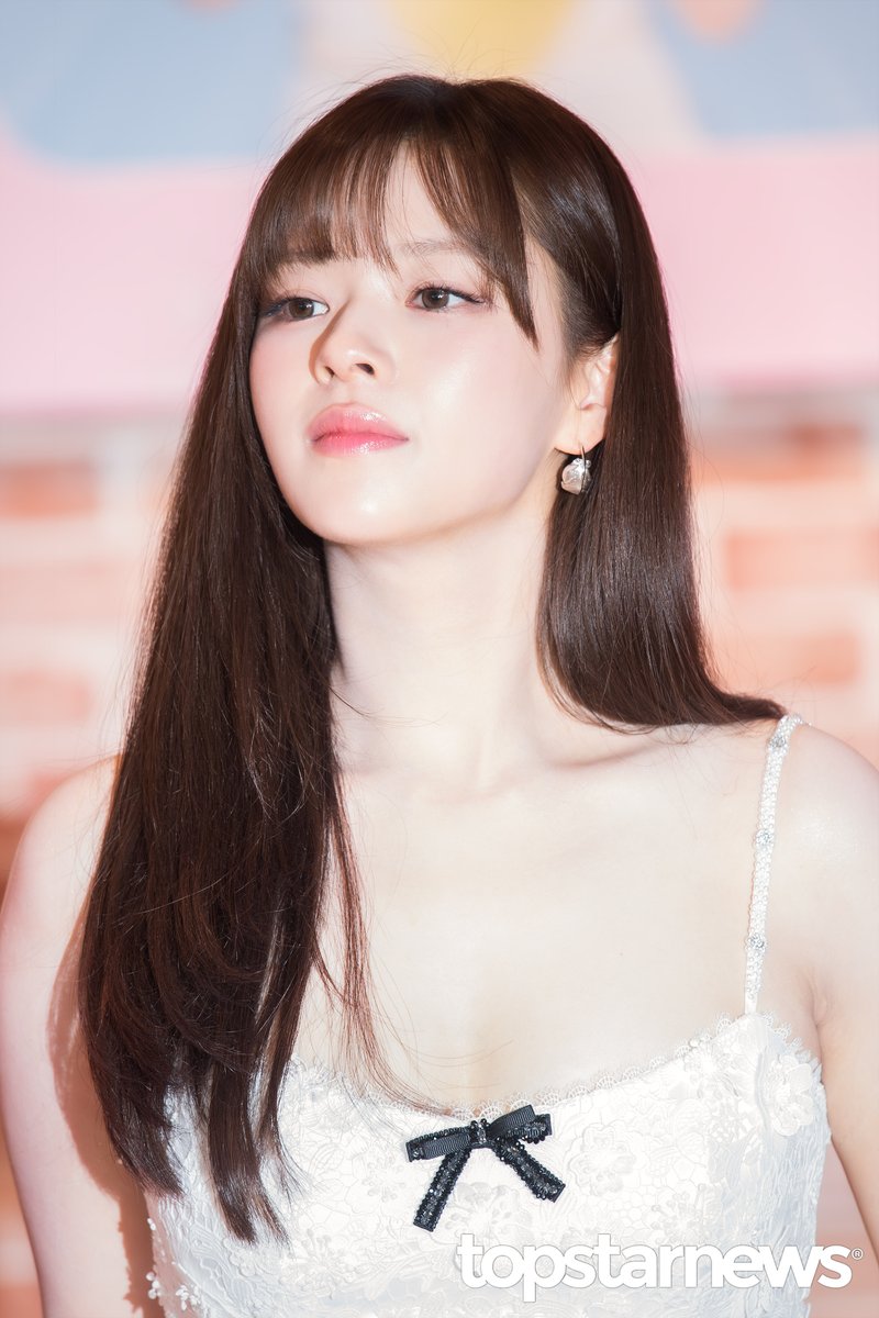 TSN_PHOTO's tweet photo. [HD포토] 트와이스 정연, ‘원스 개안시켜주는 초미녀 비주얼’ (티젠 콤부차 포토콜) #트와이스 #TWICE #티젠 #콤부차 #포토콜 #프리뷰 https://t.co/0f4lUhGAiH <- Original Photo https://t.co/8JwKtiBUCs