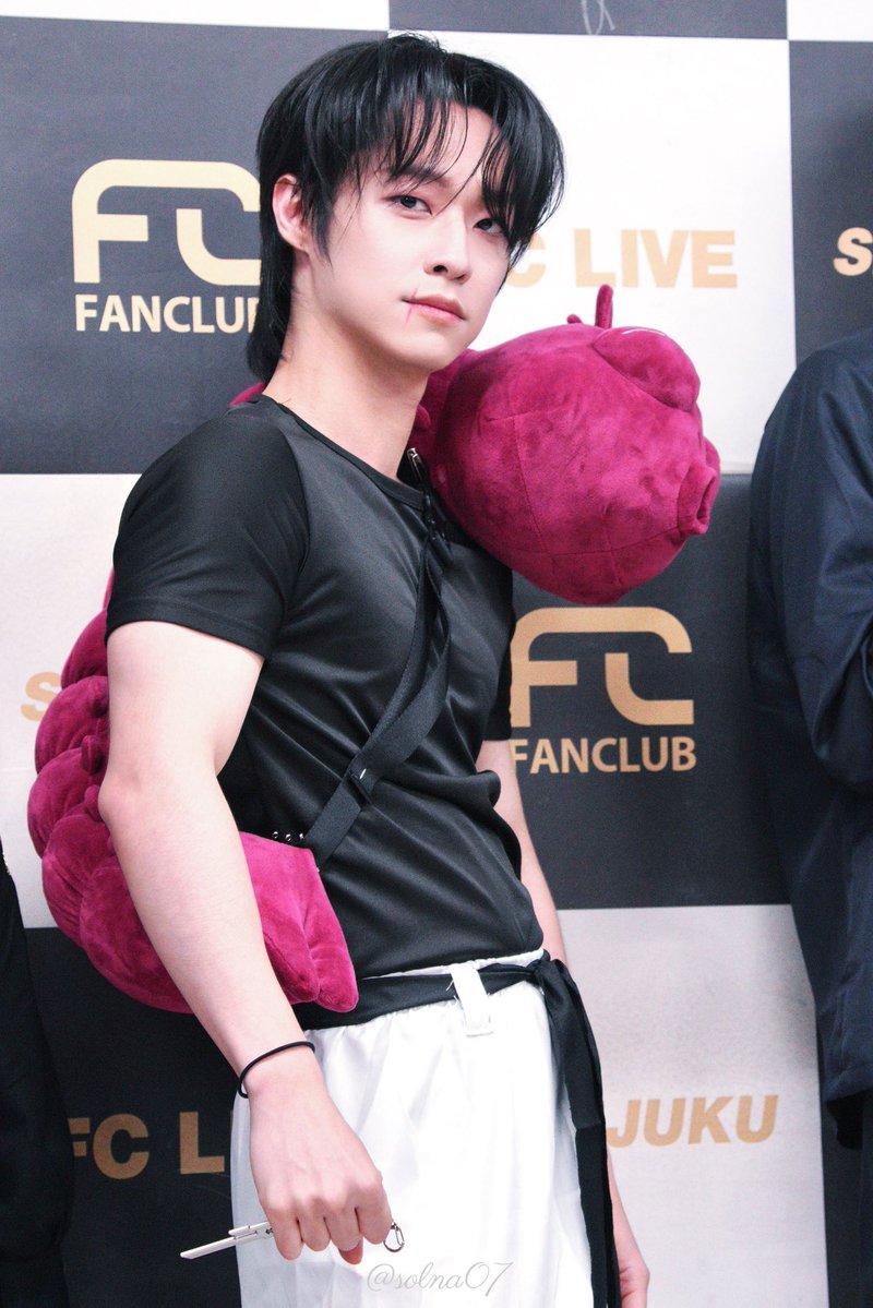 solna07's tweet photo. 260613
#에뮤엘 #エミュエル #MUL 
#윤솔 #ユンソル #YUNSOL https://t.co/V074YP1YdN