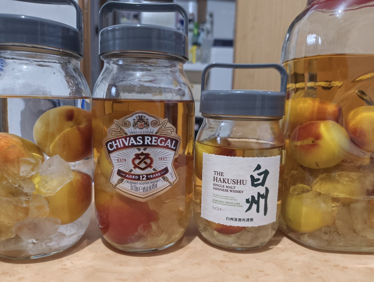 shirochoco_03's tweet photo. ボトルのシール貼ってみたらとても良い感じになった☺ https://t.co/7cchEY0NzP