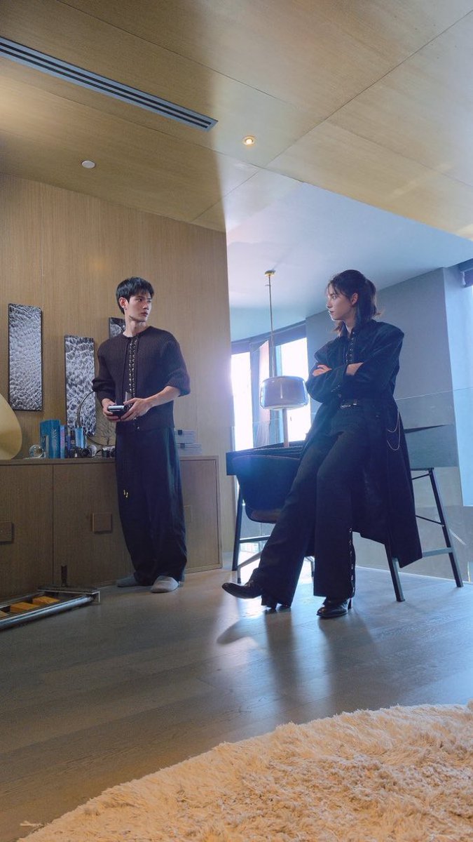 Dee_codesdrey's tweet photo. I'm wondering, with the amount of grief &amp; tears we're getting, will we get moments of FahWon together then the loss, the "dead wife montage" of Fah &amp; their memories or BOTH while we have Won dehydrating due to sea-volume tears being shed...
#TheGrimLover #PoohPavel #FahWon https://t.co/ovPihgiZ7h