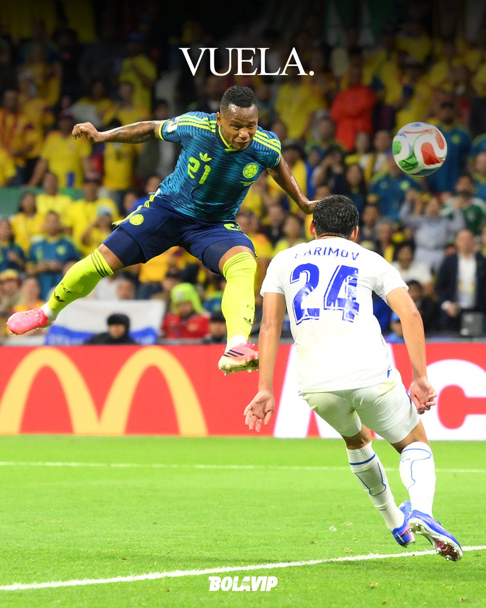 BolavipCo's tweet photo. 1,66 metros. Eso mide Jaminton Campaz. Lo suficiente para volar en una área del Azteca. Lo necesario para hacer un gol en una Copa del Mundo para su país. Lo bastante para que el número 24 de Uzbekistán aún no sepa qué pasó al minuto 99 de partido. https://t.co/aMh043LfPv