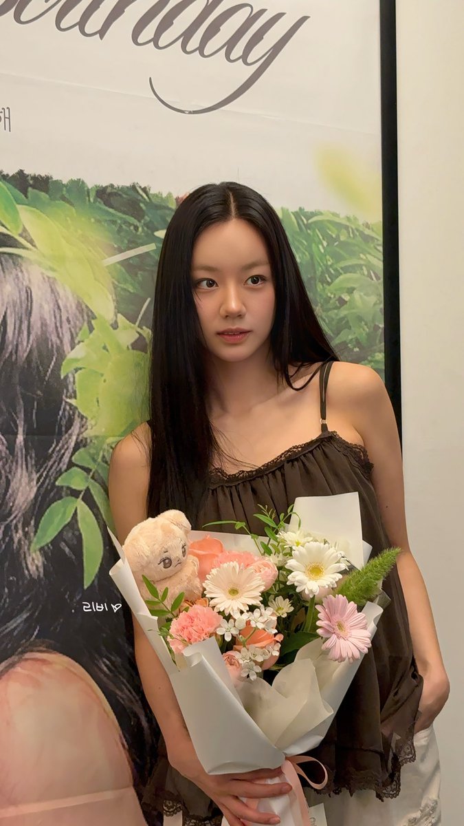 LibbyLeung98263's tweet photo. 그날로 돌아가고 싶다🤎
#혜리 #HYERI https://t.co/fGKAoXpBOp