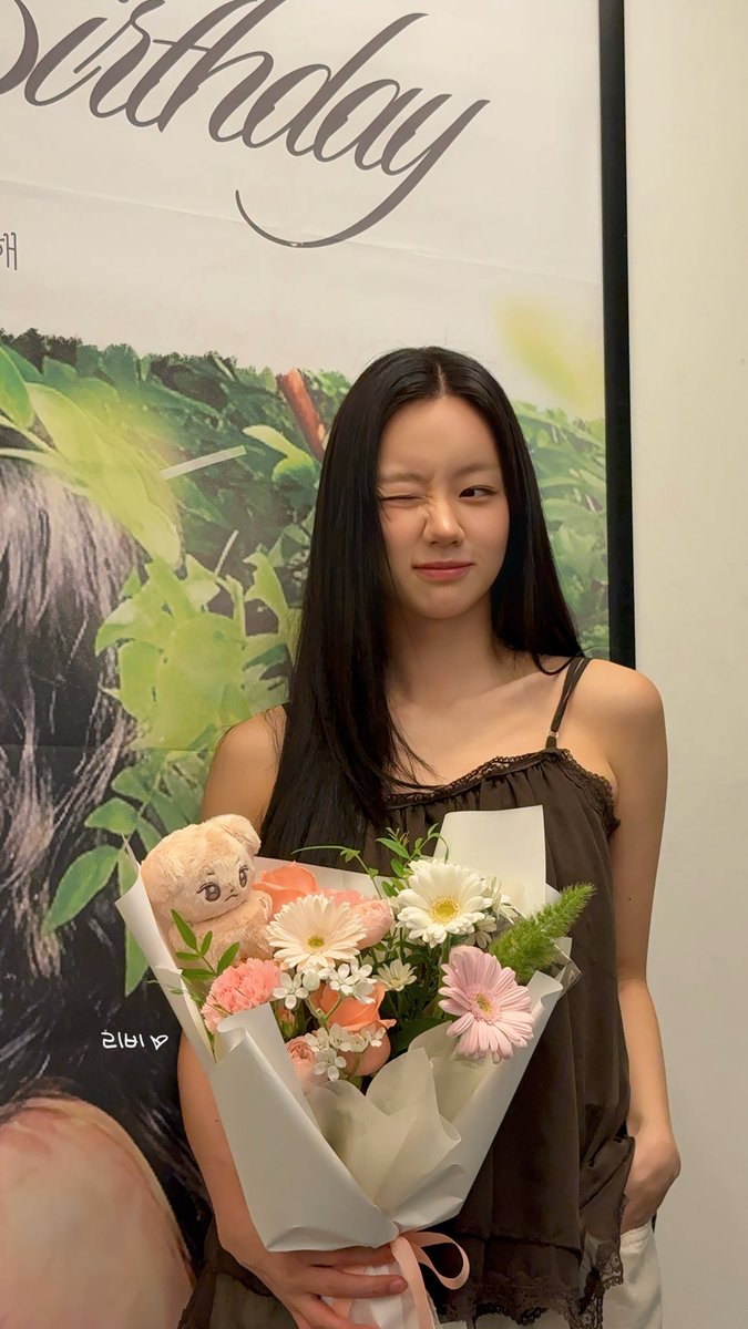 LibbyLeung98263's tweet photo. 그날로 돌아가고 싶다🤎
#혜리 #HYERI https://t.co/fGKAoXpBOp