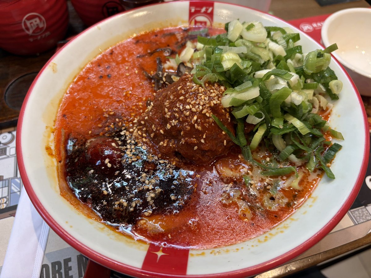 meshikui1's tweet photo. 昼飯はマニラのマカティでラーメン凪だ。 https://t.co/wOOUwNdPUy