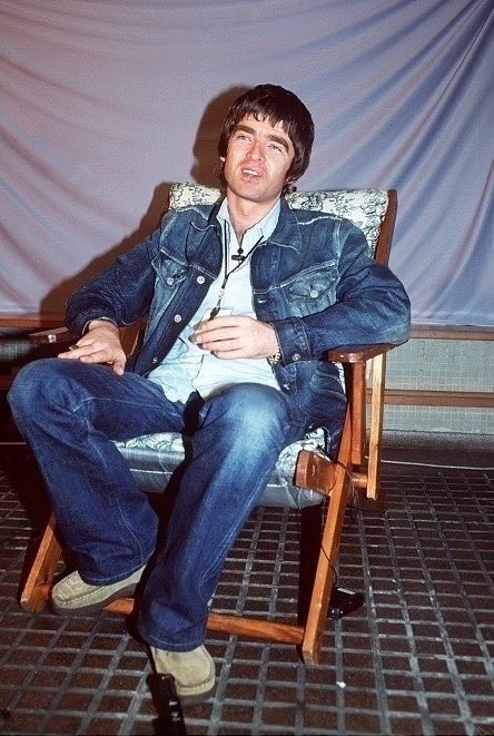 DlRTYSHlRT's tweet photo. FULL DENIM NOEL COME BACK HOME THE KIDS MISS YOU THE PORRIDGE IS STILL HOT PAPA BEAR https://t.co/SFnEKF6DUR