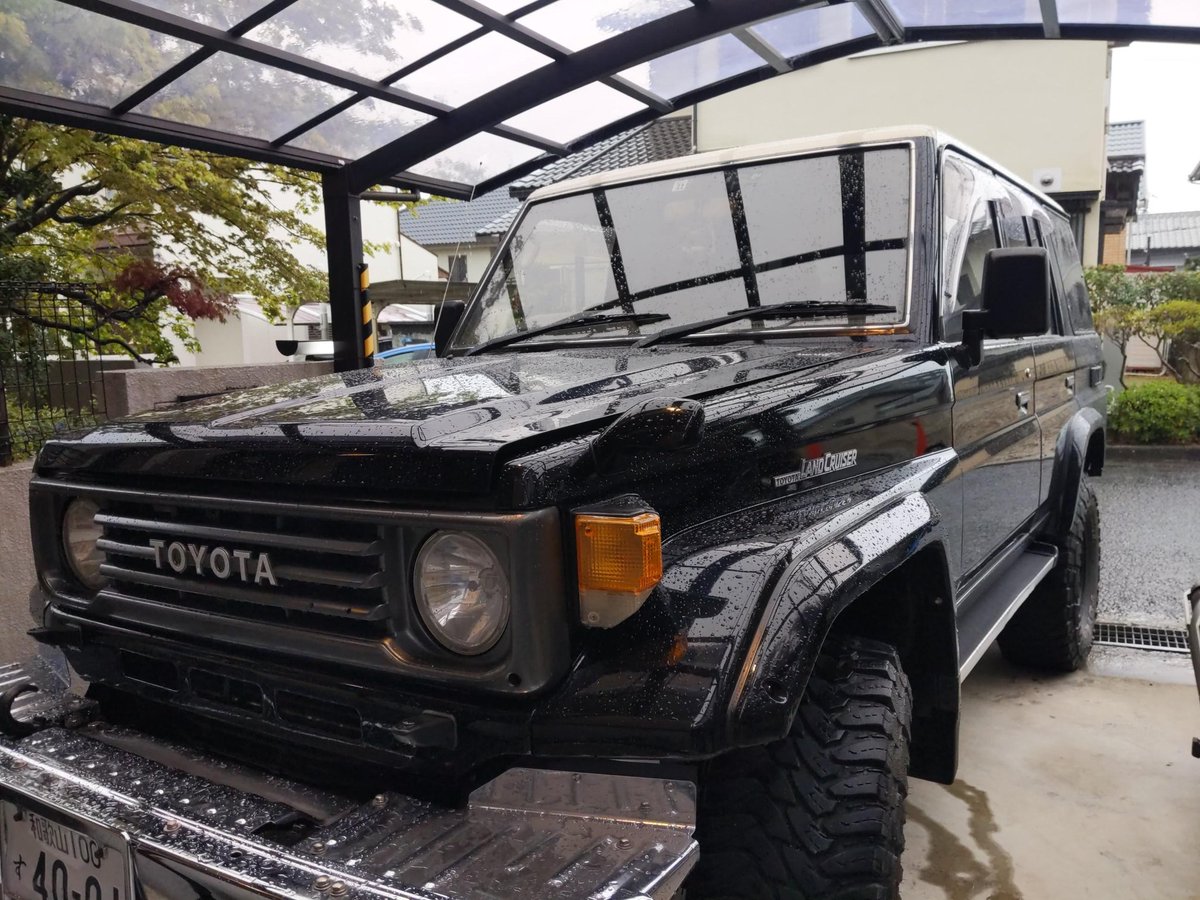 denka5963's tweet photo. 彼氏が乗ってる車はランクルって聞いたからら300かと思ったら70でした

うるさいし乗り心地最悪だし妙に車高高くて死にたいぐらい恥ずかしいデートでした

70使いこそ悪路のキングだとか訳のわからないこと言ってました
さすがにキモすぎます

(実話)

あたし何かおかしいこと言ってますか？ https://t.co/gTgJFmmrxI