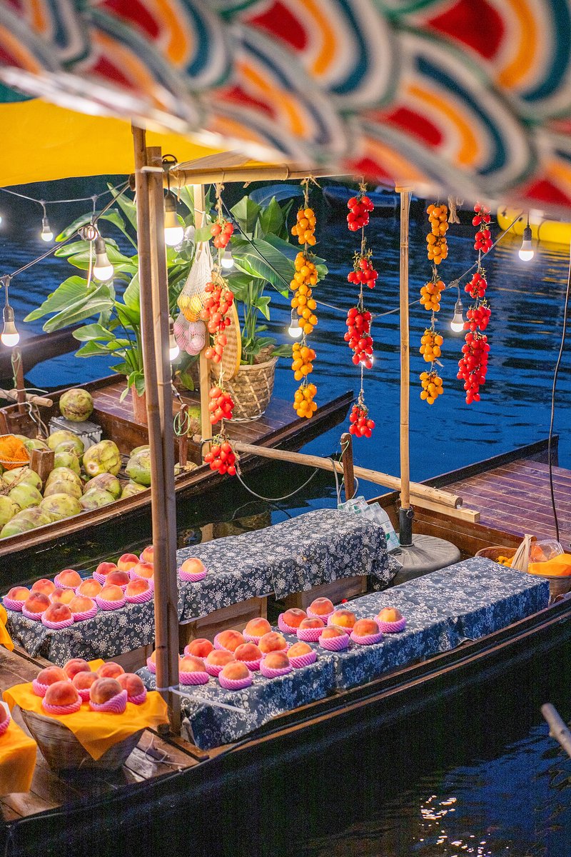 QingpuShanghai's tweet photo. #InnovativeQingpu This #DragonBoatFestival, #Qingpu's Panlong Xintiandi invites you to a riverside escape where centuries-old Jiangnan waterways meet contemporary #lifestyle. Wander through historic lanes, explore quality dining options, lifestyle boutiques and creative stores, and enjoy a relaxed getaway by the water. #ShoppingInChina