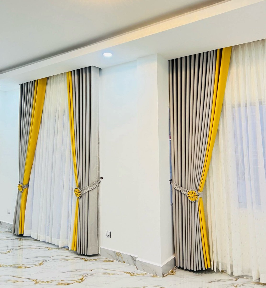 Victoro57095751's tweet photo. Transform your living place with the Beautiful quality fabric blackout curtain 
Per meter 1200/=
Sheers 600/= Per meter 
We do site visit 
We take measurements 
We do installations 
Free delivery countrywide 
Call/ WhatsApp 074243 1633 https://t.co/8p429YRU1p