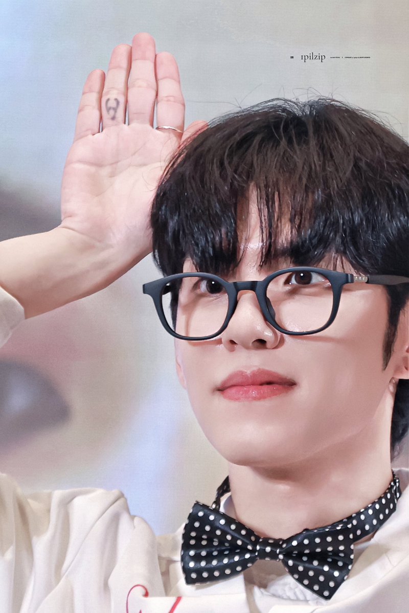 ๋ธ๋ฃจ๐ tweet media