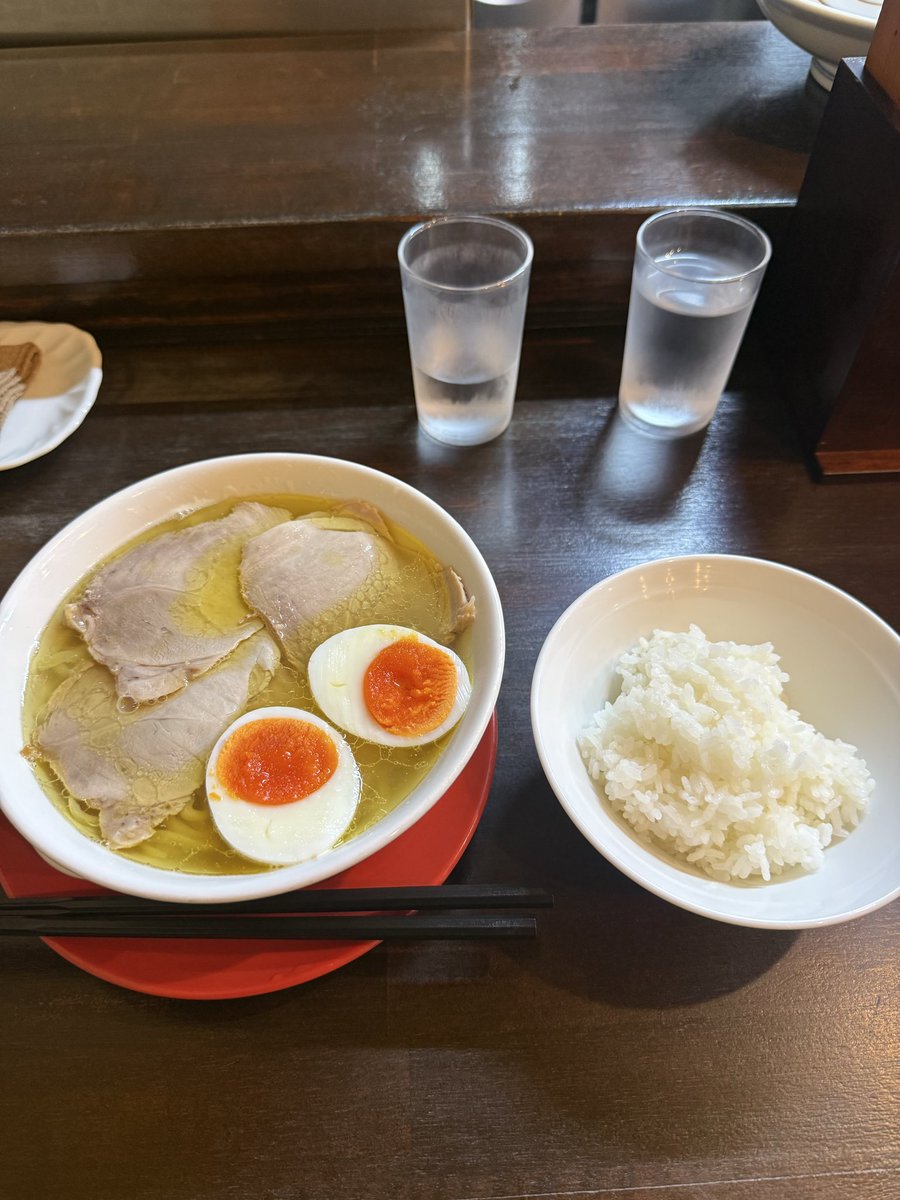 tt250wr's tweet photo. 今日は善通寺市にある
煮干しらあめん屋さんに行って来ました
煮干しにちぢれ麺が合って
美味しかった😋 https://t.co/pcxGFHzLe2