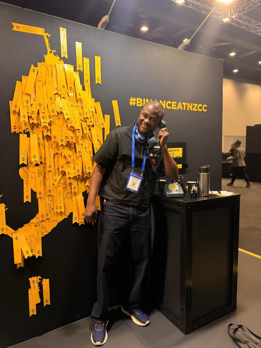 DeJust_Man's tweet photo. This Nigerian guy has been in UAE for 5years. I met his colleague in New Zealand &amp; asked him if he can recommend someone with same skill. He recommended him. 
I helped him to process 3 years New Zealand Work Visa.
By July 2nd this Visa will go to waste cos the guy can’t exit UAE. https://t.co/CNdWkh7Wen