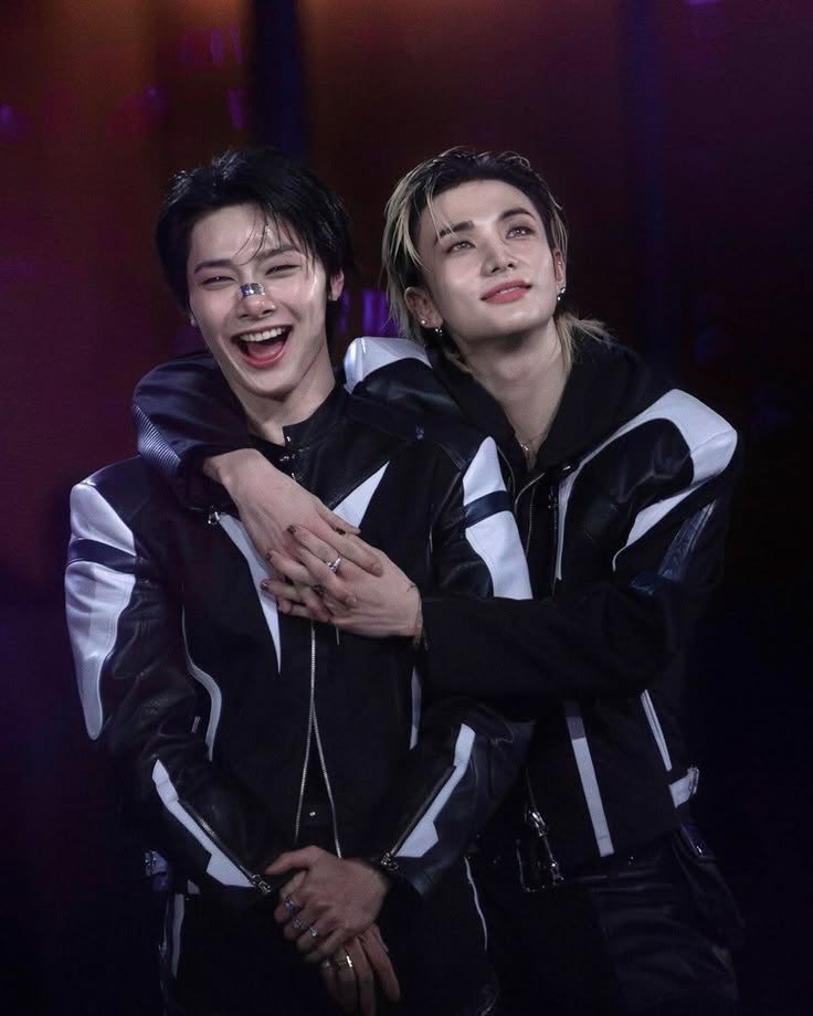 skzpopbase's tweet photo. Hyunjin and I.N are going on a date today! https://t.co/NTDgK1MVXi