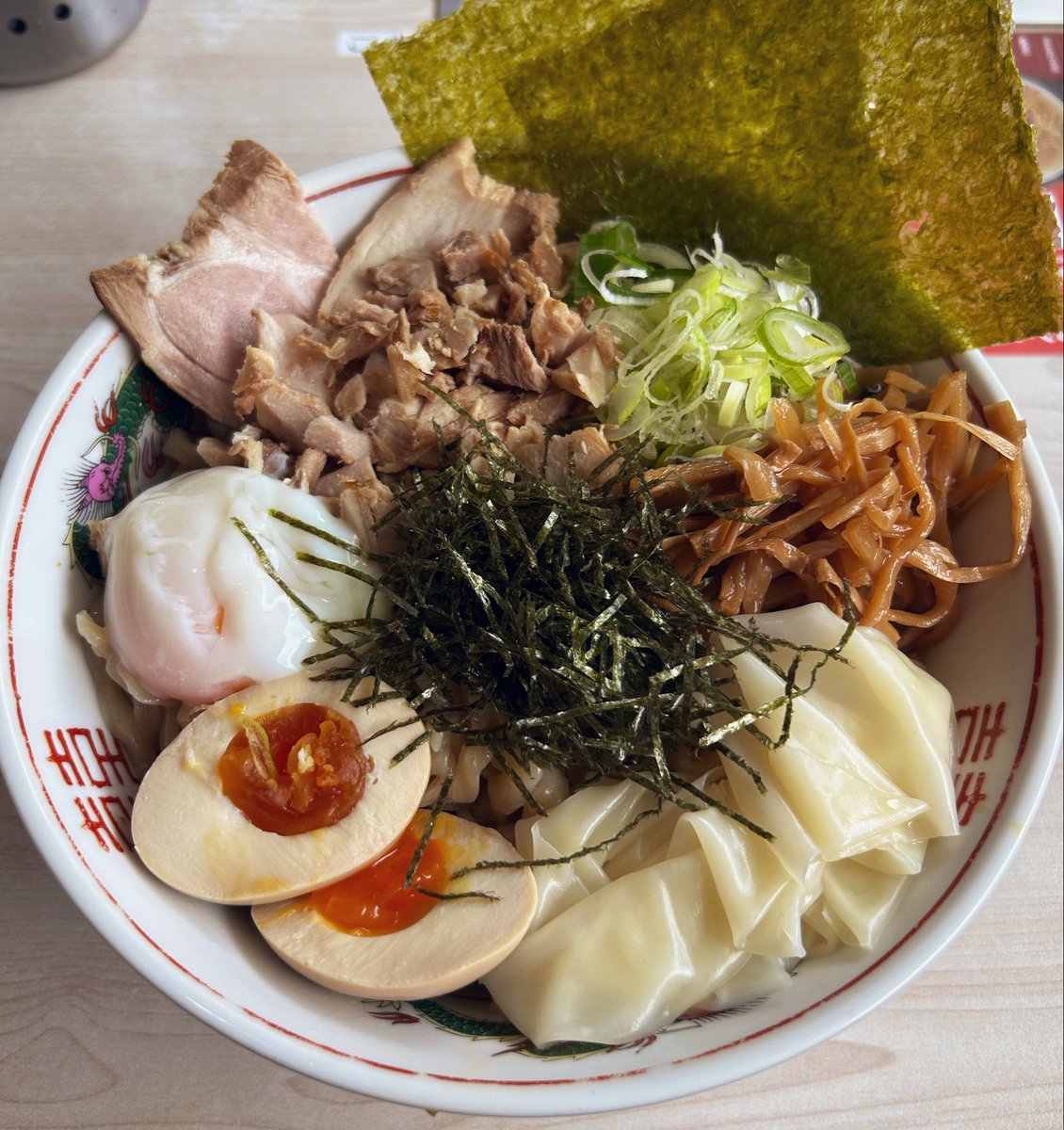 seint_fantasy's tweet photo. 中華そば太平楽
油そば大 全部のせ https://t.co/ujggbnscfx
