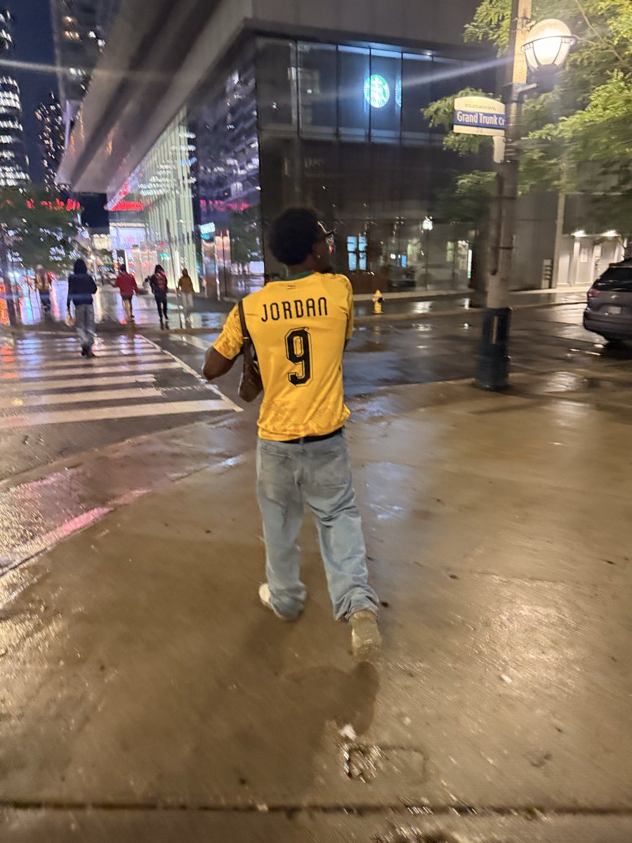 MoreMobb's tweet photo. Ghana To The World🇬🇭 https://t.co/vUcxt4XHga