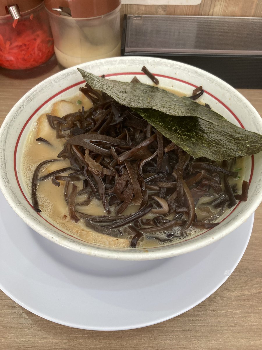 maki tweet media