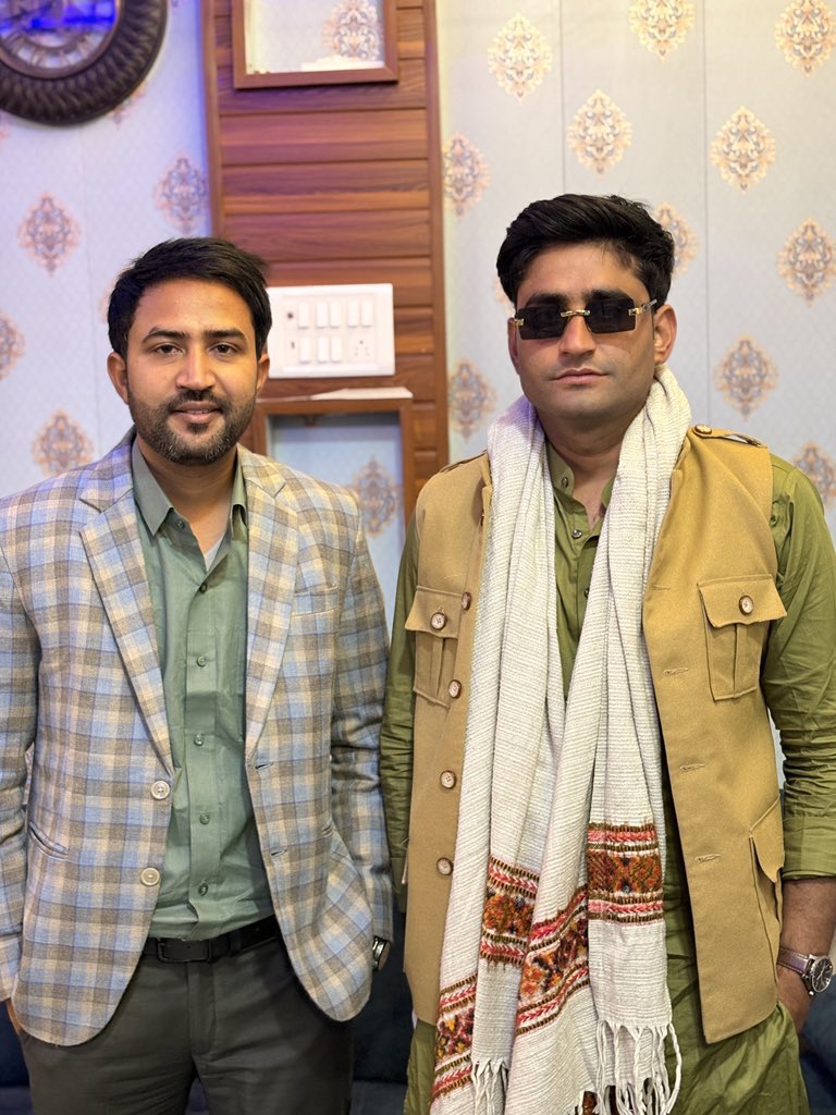 SubhashMukkarSP's tweet photo. प्यारे भाई , समाज के गौरव श्री बंटी बैंसला जी (UP police ) को जन्मदिन पर हार्दिक शुभकामनाएँ 🌸

भगवान से आपके अच्छे स्वास्थ्य एवं दीर्घायु जीवन की मंगलकामना करते हैं।

आने वाला साल आपके लिए मंगलमय हो। 
@BantiBainsla05 https://t.co/0UA4krJBPA