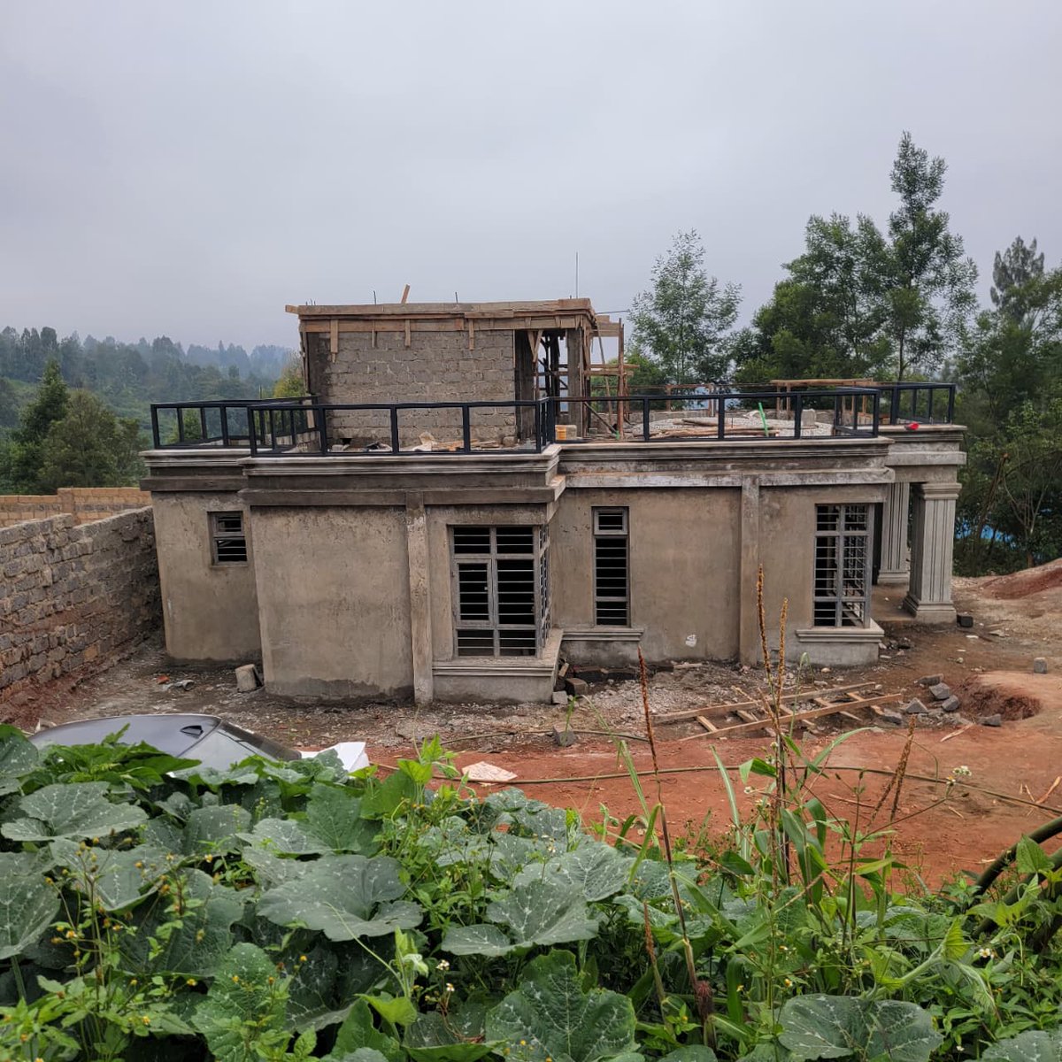 oluoch_ignatius's tweet photo. ✔️ Big windows 

✔️  The edges &amp; groove edges to prevent water from splashing on the walls and washing out the paint.

What else ? https://t.co/B8DGTCRMQf