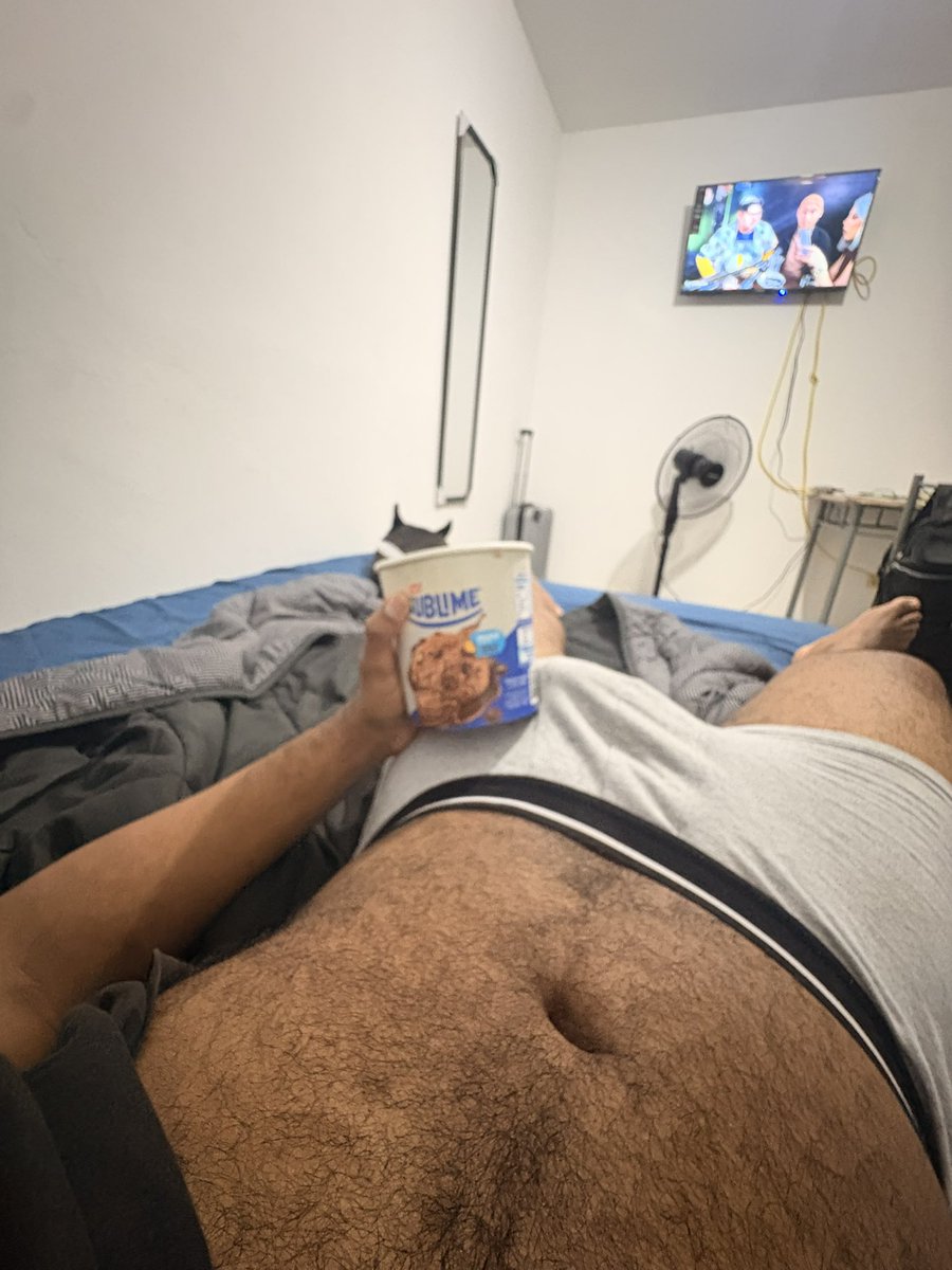 jorge_toyo09's tweet photo. ¿Quieren heladito ?🤭 https://t.co/iMWJKzXcoi