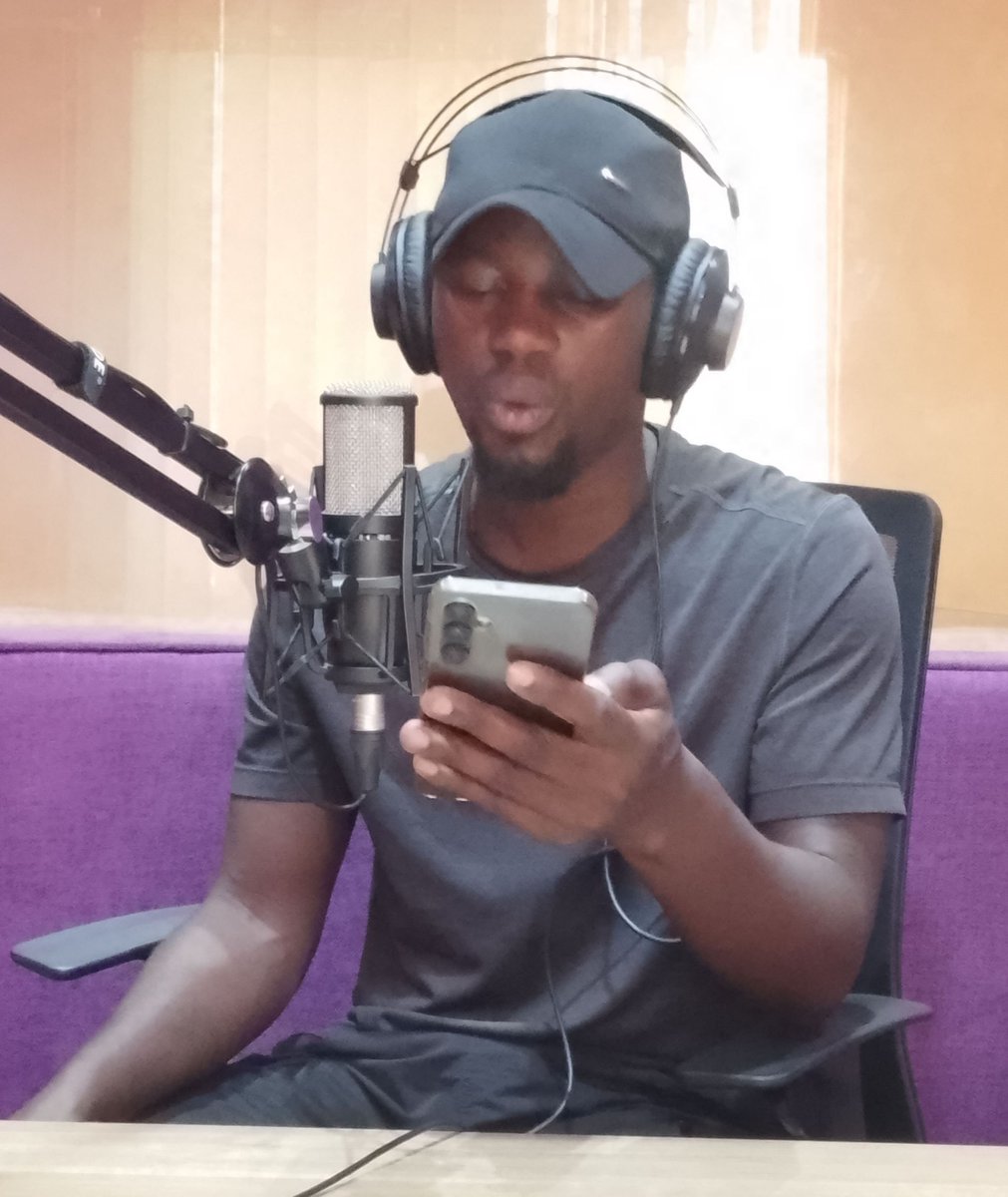 940TayariFM's tweet photo. #EMIZAANO: kajabure y'ebyemizaano is on. Weekdays 7:40am, @LouisOsbert34 giving u the best sports updates.
Tune 94.0 FM
Stream. https://t.co/SJzypW5OUF
#TayariFmUpdates https://t.co/XbIMbcyCFC