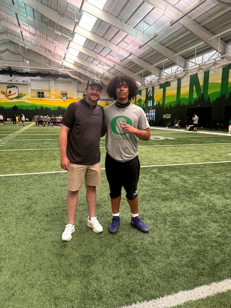 kamari_wilson_'s tweet photo. Was a great day today down in Oregon grateful for the hospitality shown and chance to show my game, also had a great time meeting the staff!! Here are just a few of my clips from the camp.

@BrandonHuffman 
@MountTahomaFB 
@Coach_TuiAvaava 
@RegJones20 
@XavierBanner_ https://t.co/J4NiFTWpkH