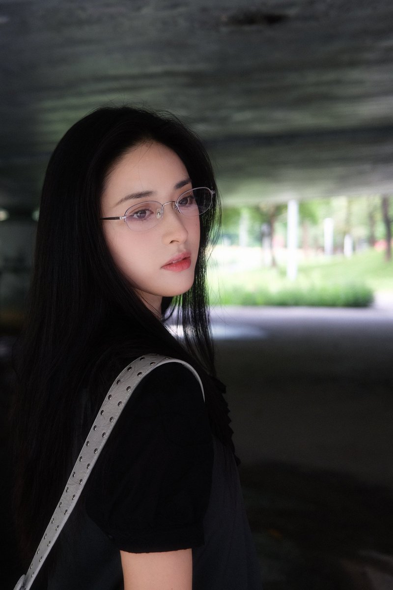ShenYue_TH's tweet photo. #ShenYue XHS

เสิ่นเยว่ในลุคสาวแว่น มีเสน่ห์ไปอีกแบบ

https://t.co/oPwxAWG0OX
#เสิ่นเยว่ #沈月 https://t.co/mA42a2QJXP