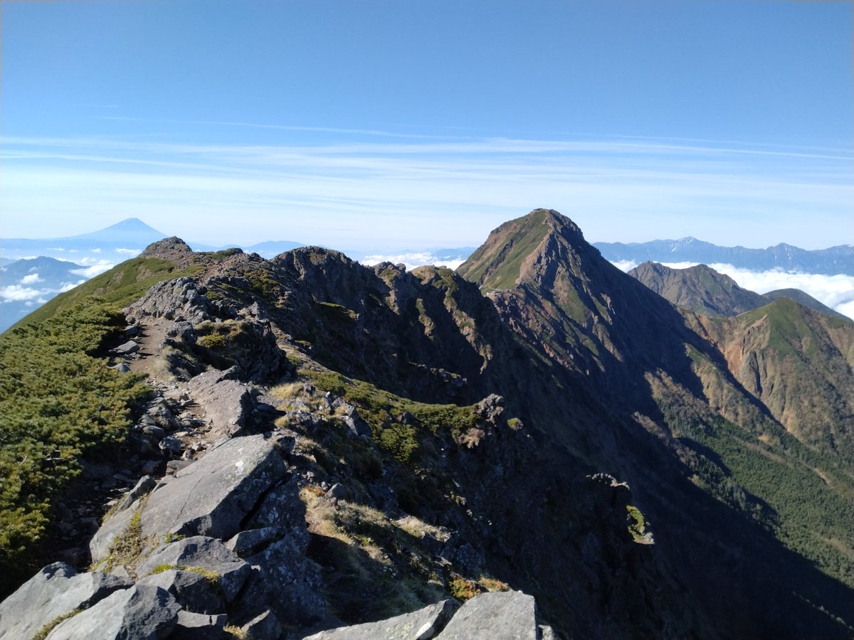 LittleYuji's tweet photo. 梅雨の合間の晴れ登山
ツクモグサを見つけに八ヶ岳へ
最高の景色でした

#無事カエル https://t.co/jieBbdZkWw