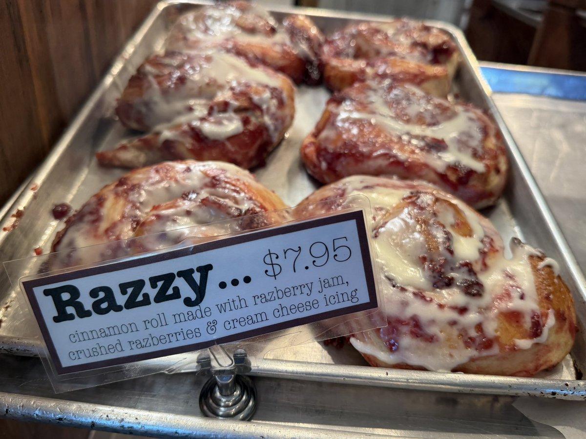 kdbuerge's tweet photo. My Alaskan eating odyssey in the Last Frontier continues with #ManVsFood World Tour visit No. 181.  @TKARoadhouse is known for their hearty breakfasts and baked goods. Their frosty and raspberry/razzy cinnamon rolls made for a delicious dessert with lunch. @AdamRichman https://t.co/UrgcUBEHI9