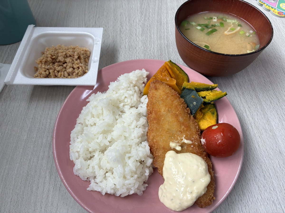 qbwe125's tweet photo. 本日のお昼 https://t.co/qq4gojGi0E