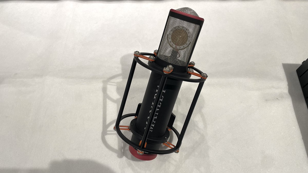 miyajipro's tweet photo. 【中古品入荷情報！】
MANLEY / Reference Cardioid Microphone
の中古品が入荷しました！

オンラインショップページは掲載準備中ですが、店頭では一足早くお買い求め頂けます。

価格：¥385,000(税込)
付属品：専用パワーサプライユニット、専用マイクケーブル、電源ケーブル
※キャリングケース欠品、PSUゴム足にズレ、細かい傷・汚れが見られます。

ぜひご検討ください。