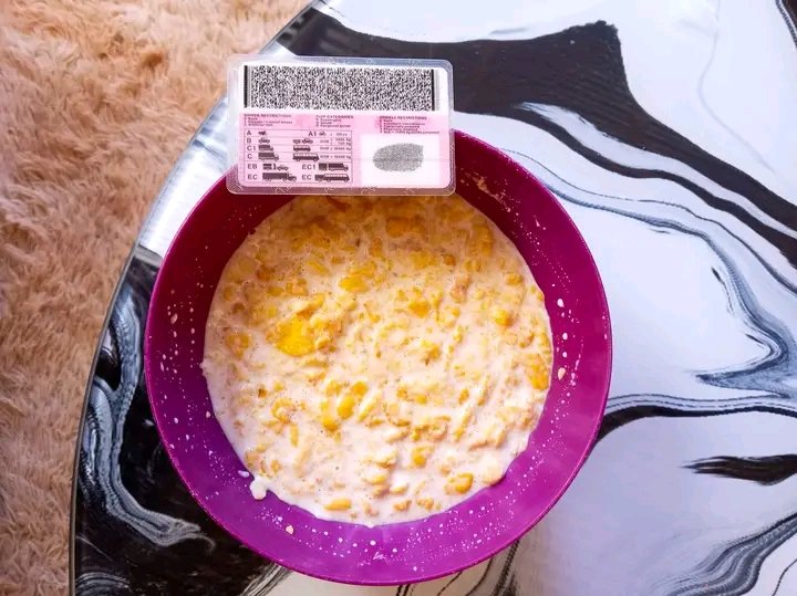 TshepoBacela's tweet photo. Comrades I need a spoon, size 10 will be fine. Who can plug me quickly 😩😩 https://t.co/uxWtts4CnB