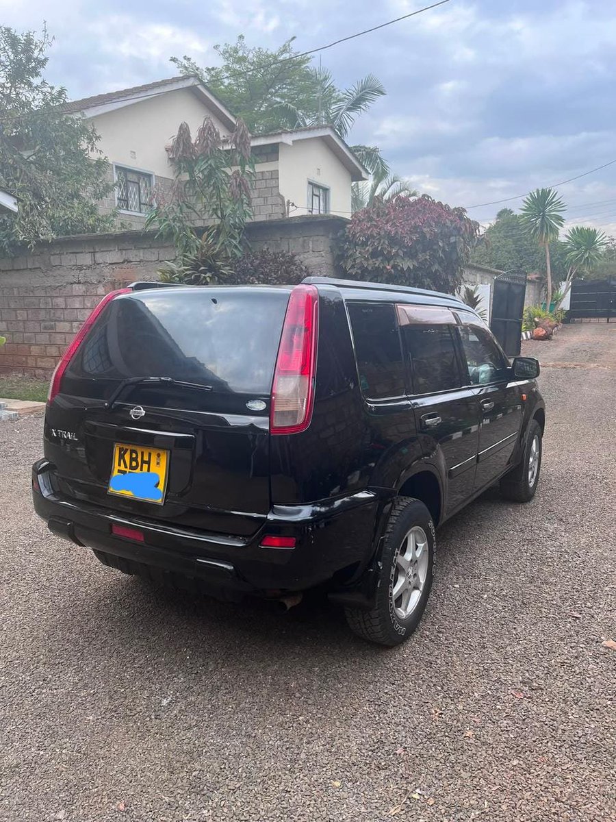 DerrickUdu55582's tweet photo. Nissan Xtrail 
Automatic 
2000cc
390,000ksh
0799561061 https://t.co/jelKn3MwIv