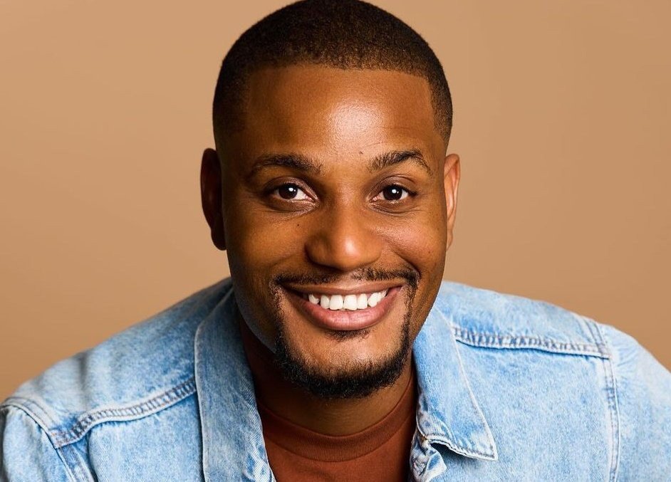 iam_ayodamola10's tweet photo. Today is Alex Ekubo's final burial.💔 

May his soul rest in peace and May God comfort his wife, family, friends and colleagues.🤍🕊️

I saw a video from his wake-keeping last night where he said "I am sick and I'm dying. The Doctor said I have a short time to live." 

So sad 😢 https://t.co/xBBE4qyGXm