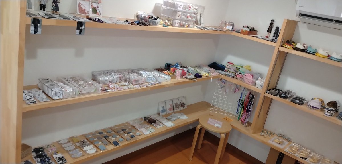 kirariya2021's tweet photo. 福岡出張販売こんな様子です✨️

#Kirariya #ぬい服 https://t.co/sFrUcec8PR