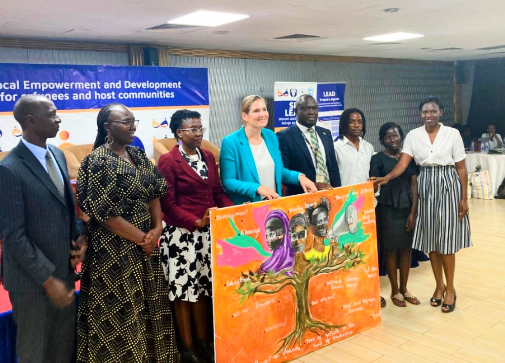 NLinUganda's tweet photo. Ahead of #WorldRefugeeDay, Ambassador @FrederiekeQ joined the #SHELEADS Conference by @WoordenDaad, @YARIDUganda, @UCOBAC_, and @ceforduganda under the Dutch-funded LEAD Project. The convention celebrates &amp; amplifies the voices of women refugee and host community leaders. https://t.co/qZPHEyDFkd