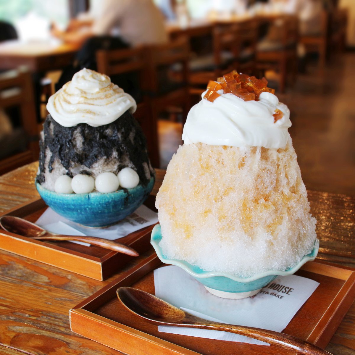 _SECONDHOUSE_'s tweet photo. ＼東洞院店でもかき氷スタート🍧✨／
今年もエスプーマがけでお作りします。
いちご、黒ごまきなこはもちろん、宇治抹茶やほうじ茶も🍵

ふわふわのクリームの泡が、甜菜糖で作ったシロップやソースにぴったり。
素材の風味を大切に、自家製・店内で炊き上げています。 https://t.co/40H9ZBTqou