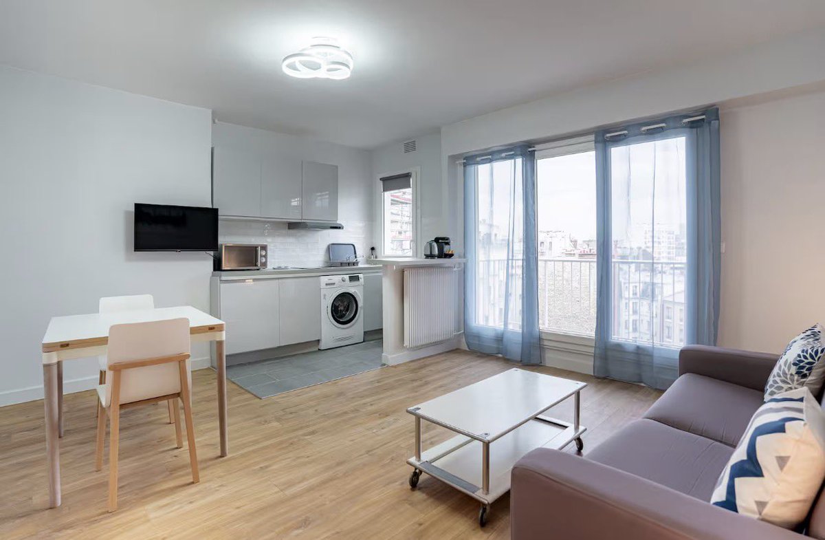 bellwondering's tweet photo. รีวิวห้องพัก Paris, France 🇫🇷
Air bnb เห็นหอไอเฟลเต็มๆ ในราคาหลักพัน 💸✨

• วิวหอไอเฟลจากระเบียง
• เดินถึงหอไอเฟล + แม่น้ำแซนได้
• ใกล้ Metro
• ห้องสะอาด มีครัว Sofa Bed
• เขต15 ปลอดภัยมาก เดินกลับค่ำๆ สบาย
• มีลิฟท์🫶🏻
•ติด supermarket 

เราจองล่วงหน้า 2 เดือน
ได้คืนละ 8,696฿

ตอนจองไม่ได้คาดหวังว่าจะวิวดีขนาดนี้เลย 🥹

ใครสนใจ DM มาได้ค่ะ ยินดีส่งลิงก์ให้ 
(ขอไม่แปะสาธารณะเพื่อความปลอดภัย)

#EiffelTowerView #Paris